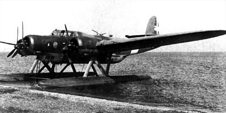 ricognitore italiano 2a guerra mondialecant-z-506b-airone-floatplane-01